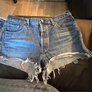 Levi 501 Jean shorts Sz 32 dark wash